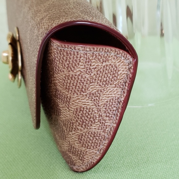 COACH SUNGLASS CASE BAG CHARM SIGNATURE W/TEA ROSE TURNLOCK:NWT 89408 - Picture 9 of 14